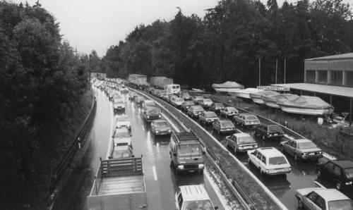 Alte Autobahn von Grisigenbrücke aus gesehen.